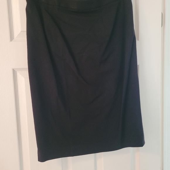 Banana Republic Slit Pencil Skirt - Picture 3 of 5